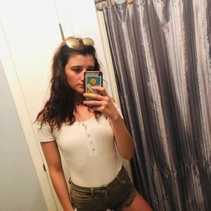 Meet your Posher, Brooke